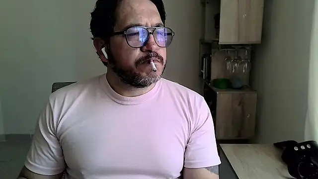 Snapshot of OsoMaduro12 chatting on February 2026 02:22:02 PM OsoMaduro12 online show from February 2026 02:22:02 PM