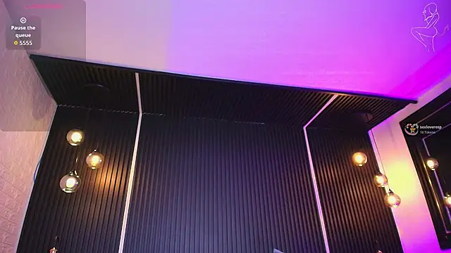  Holly Cat online show from November 2025 10:31:02 PM