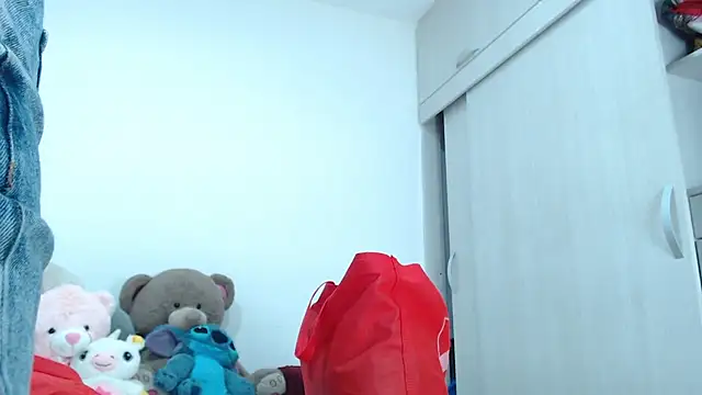 Amelia Debora Antonella online show from November 2025 12:40:02 PM