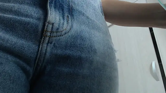 Amelia Debora Antonella online show from November 2025 12:49:02 PM