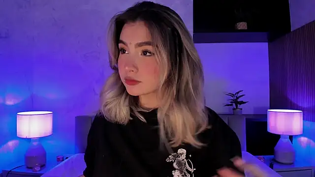 Snapshot of SamantaBone chatting on January 2025 12:22:02 AM SamantaBone online show from January 2025 12:22:02 AM