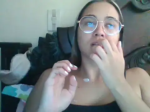 trianabell online show from March 2025 04:59:02 PM