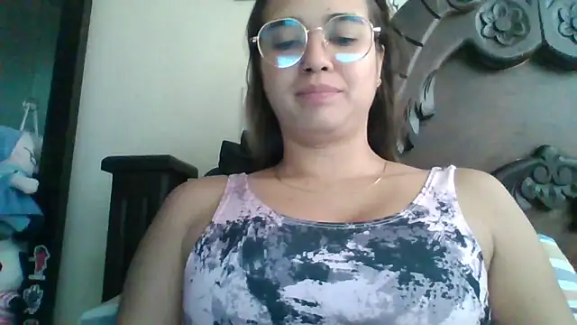 trianabell online show from October 2025 01:31:02 PM