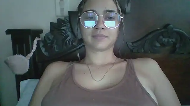 trianabell online show from November 2025 03:47:02 PM