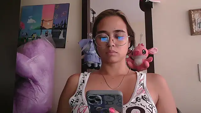 trianabell online show from April 2026 07:07:02 PM