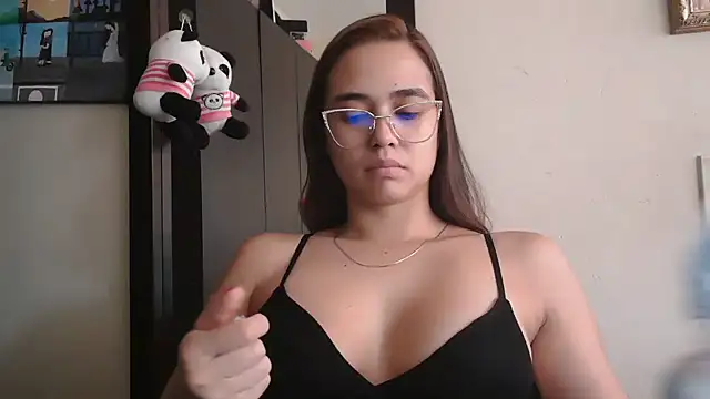 Snapshot of trianabell chatting on July 2026 04:57:01 PM trianabell online show from July 2026 04:57:01 PM