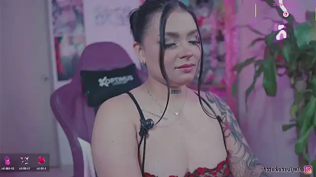 sensualkattt online show from September 2025 01:00:02 PM