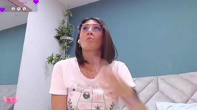 SharisWillian online show from February 2025 06:18:02 AM