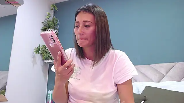 SharisWillian online show from February 2025 03:18:01 AM