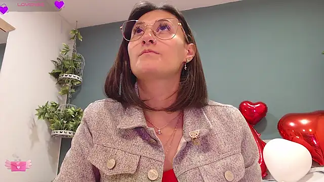 SharisWillian online show from February 2025 04:03:01 AM