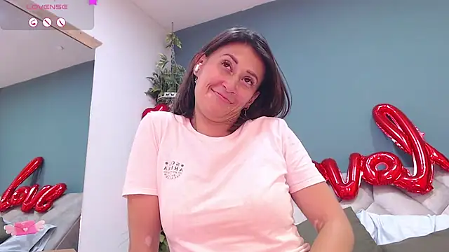 SharisWillian online show from February 2025 07:45:01 AM