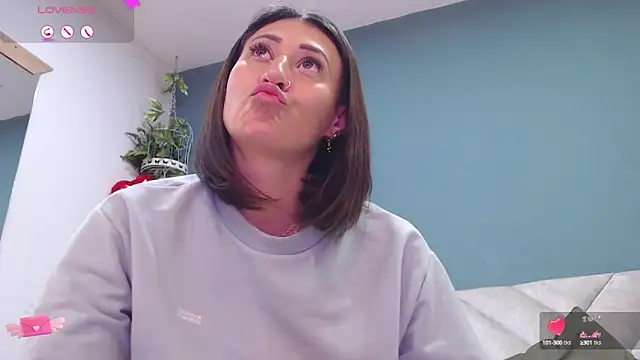 SharisWillian online show from March 2025 10:34:02 AM