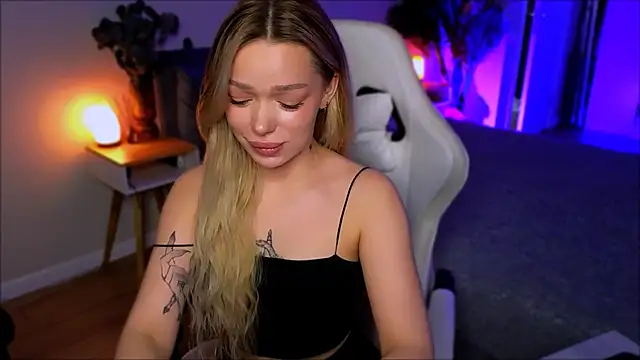 Snapshot of Lily_Yin chatting on March 2026 05:43:01 AM Lily Yin online show from March 2026 05:43:01 AM