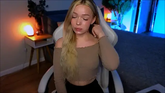 Snapshot of Lily_Yin chatting on April 2026 05:45:02 AM Lily Yin online show from April 2026 05:45:02 AM