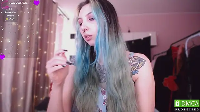 Snapshot of JustMeowGirl chatting on April 2026 05:37:02 AM JustMeowGirl online show from April 2026 05:37:02 AM