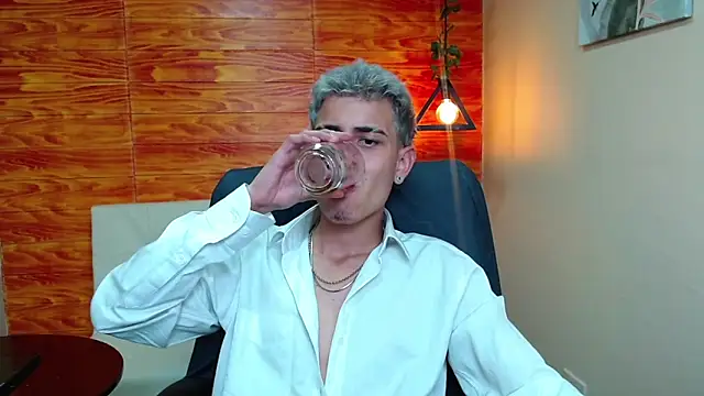 Bastiaan 28 online show from December 2024 05:59:02 AM