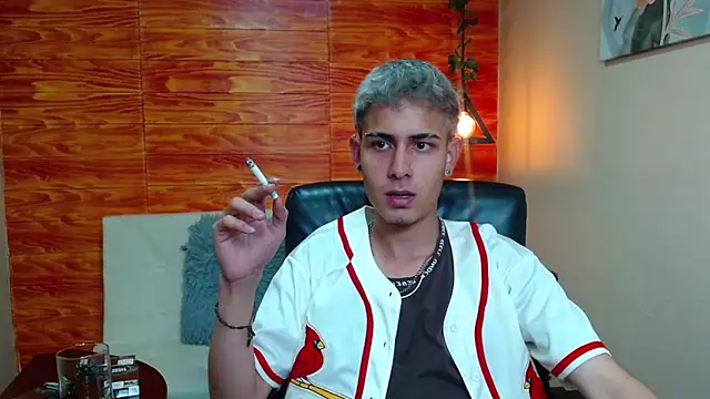 Bastiaan 28 online show from December 2024 01:36:02 AM