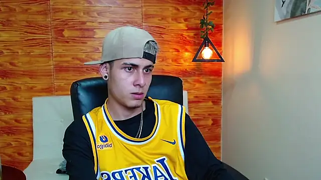 Bastiaan 28 online show from December 2024 09:52:02 AM