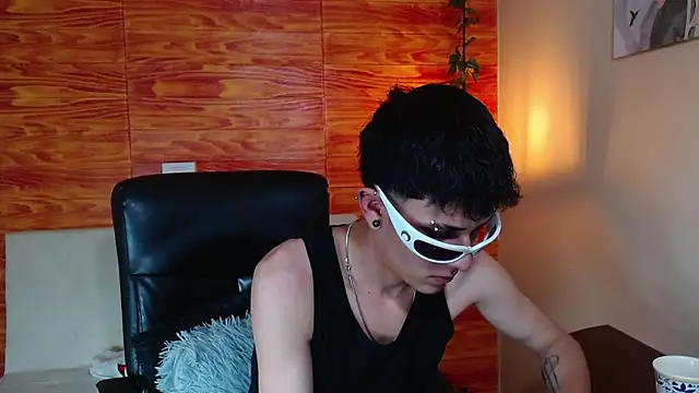 Bastiaan 28 online show from February 2025 09:37:01 AM