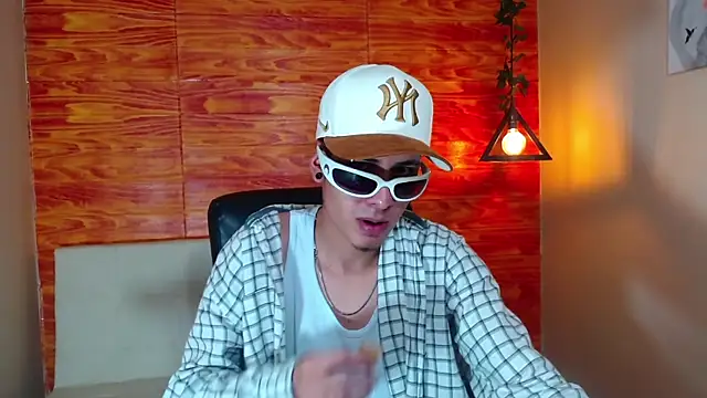 Bastiaan 28 online show from February 2025 06:18:01 AM