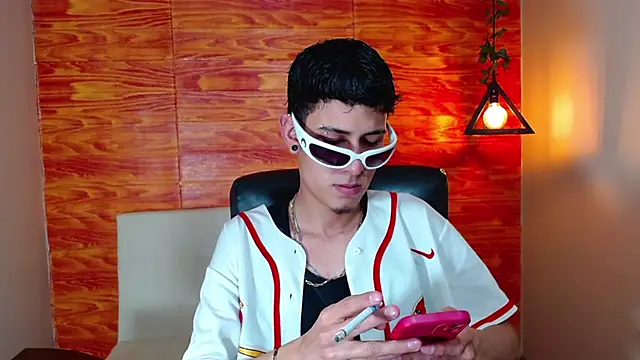 Bastiaan 28 online show from March 2025 03:25:01 AM