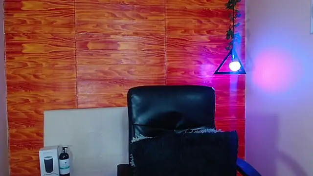 Bastiaan 28 online show from March 2025 03:44:02 AM