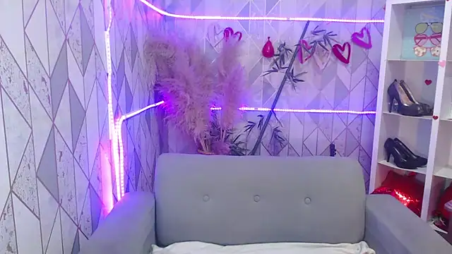 charlottemoonxz online show from September 2025 03:25:01 PM