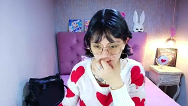 Snapshot of charlottemoonxz chatting on April 2026 06:21:02 PM charlottemoonxz online show from April 2026 06:21:02 PM