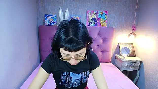 Snapshot of charlottemoonxz chatting on May 2026 04:24:02 PM charlottemoonxz online show from May 2026 04:24:02 PM
