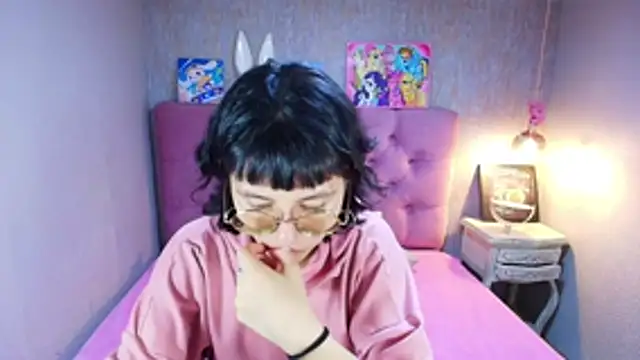 Snapshot of charlottemoonxz chatting on May 2026 06:35:02 PM charlottemoonxz online show from May 2026 06:35:02 PM