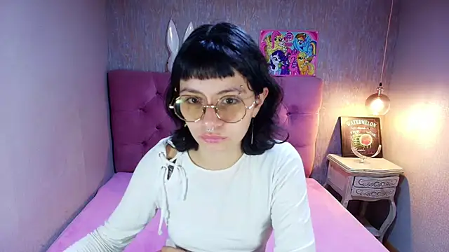 charlottemoonxz online show from July 2026 05:20:01 PM