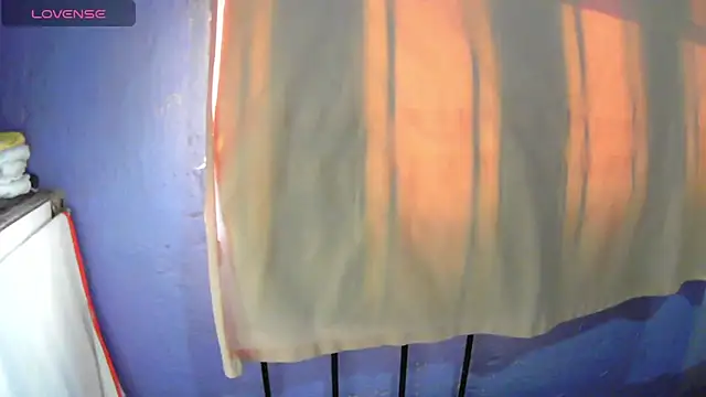 lynieh- online show from October 2025 08:32:01 PM