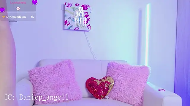 Snapshot of daniep_angel chatting on October 2025 11:05:01 PM daniep angel online show from October 2025 11:05:01 PM