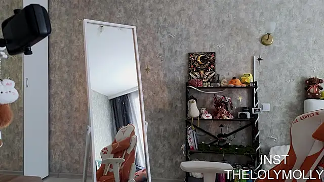 LolyMolli online show from June 2026 10:41:01 AM