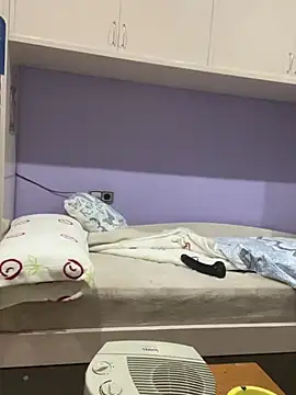 Snapshot of Kamaleonix chatting on January 2025 10:32:02 PM Kamaleonix online show from January 2025 10:32:02 PM