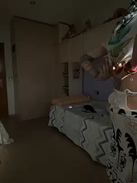 Snapshot of Kamaleonix chatting on October 2025 02:46:01 PM Kamaleonix online show from October 2025 02:46:01 PM