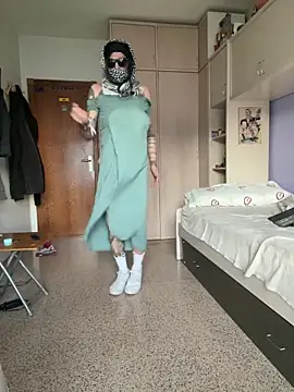 Snapshot of Kamaleonix chatting on April 2026 06:09:01 PM Kamaleonix online show from April 2026 06:09:01 PM