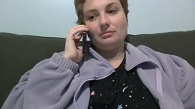 Snapshot of MilfyMrsRobinson chatting on March 2026 11:17:01 AM MilfyMrsRobinson online show from March 2026 11:17:01 AM