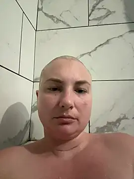 Snapshot of MilfyMrsRobinson chatting on April 2026 03:42:02 PM MilfyMrsRobinson online show from April 2026 03:42:02 PM