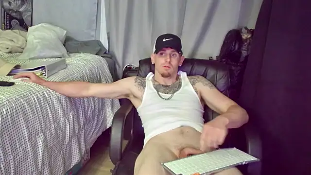 Snapshot of RyleyRydes chatting on February 2025 09:09:02 AM RyleyRydes online show from February 2025 09:09:02 AM