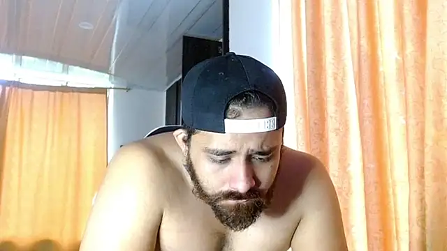 aronmiller404 online show from February 2026 01:03:01 PM