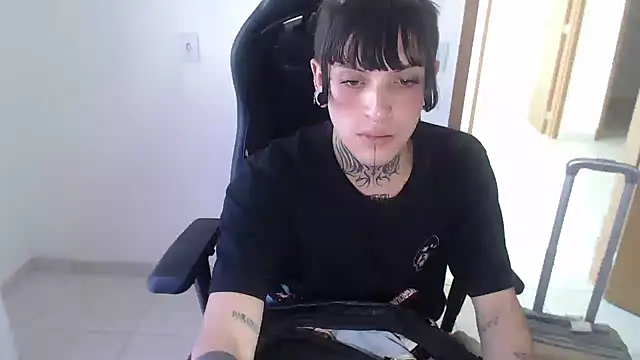 charlotbelucci  online show from October 2025 05:52:02 PM