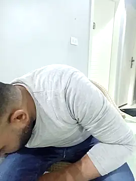 Snapshot of ListedLoin chatting on March 2025 10:24:02 AM ListedLoin online show from March 2025 10:24:02 AM