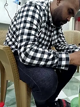 Snapshot of ListedLoin chatting on March 2025 10:37:01 AM ListedLoin online show from March 2025 10:37:01 AM