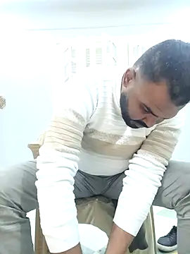 Snapshot of ListedLoin chatting on March 2025 09:26:01 AM ListedLoin online show from March 2025 09:26:01 AM