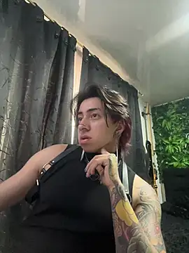 Snapshot of Yogurdebrownie69 chatting on February 2025 10:26:01 PM Yogurdebrownie69 online show from February 2025 10:26:01 PM