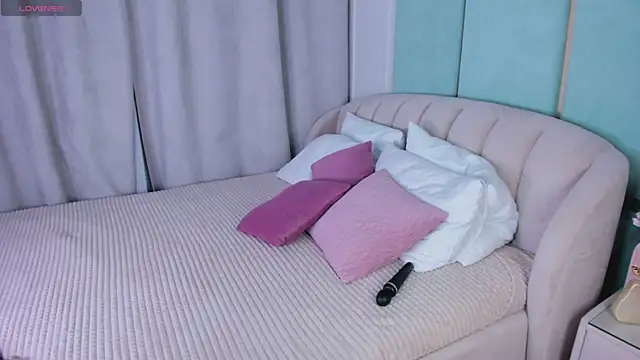 Love is Lola online show from January 2025 01:21:02 AM