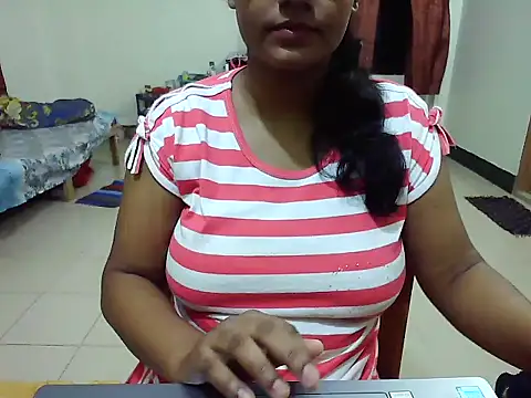 Snapshot of JustinaIra chatting on October 2025 07:18:01 PM JustinaIra online show from October 2025 07:18:01 PM