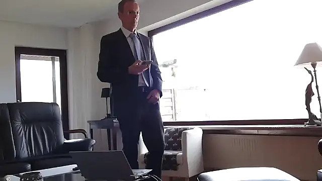 Snapshot of maxmueller321 chatting on April 2026 09:45:01 AM maxmueller321 online show from April 2026 09:45:01 AM