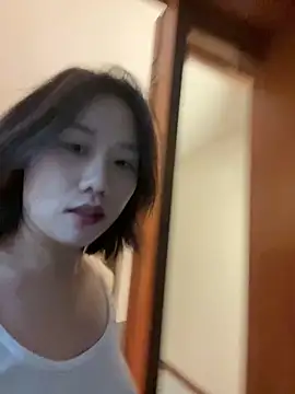 Snapshot of Eliza-E chatting on March 2026 12:49:01 PM Eliza-E online show from March 2026 12:49:01 PM